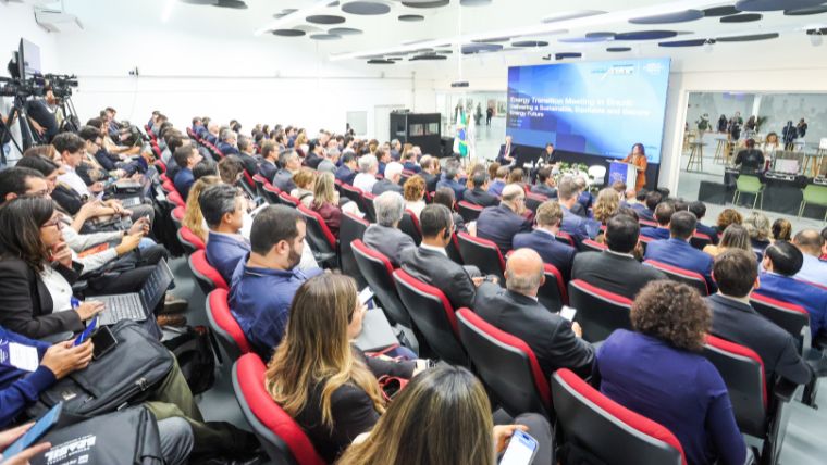 Fórum Econômico Mundial (World Economic Forum – WEF): auditório logado